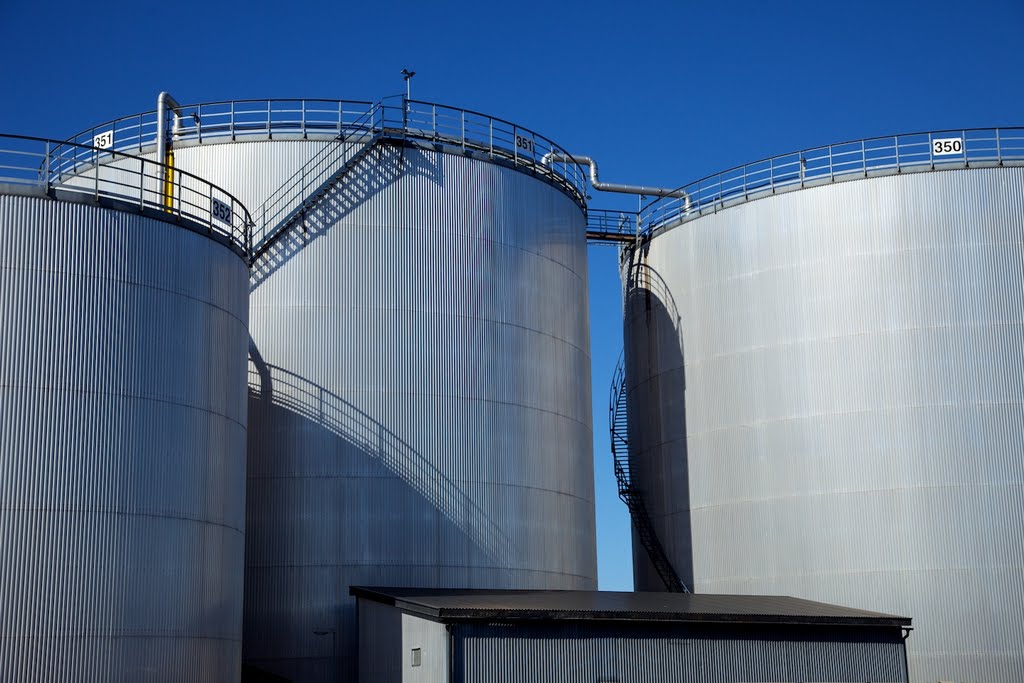 Tank storage equipment for cisterns - Seals, floating roofs